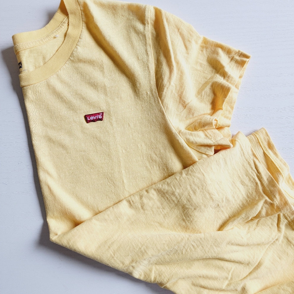 Bright Sunny Yellow Boyfriend Fit Short Sleeve Crew Neck Levi's T-Shirt Sz L